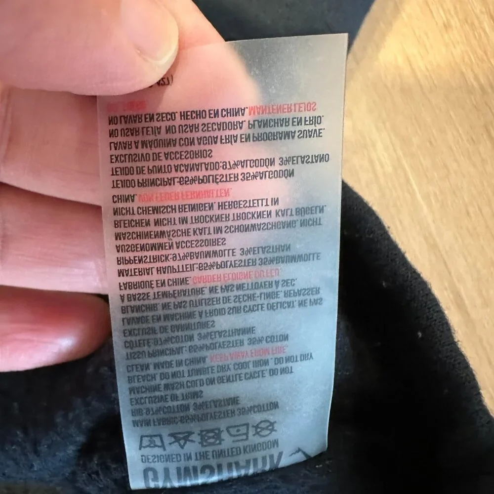 GYMSHARK Legacy Cropped Sweater - Picture 10 of 11